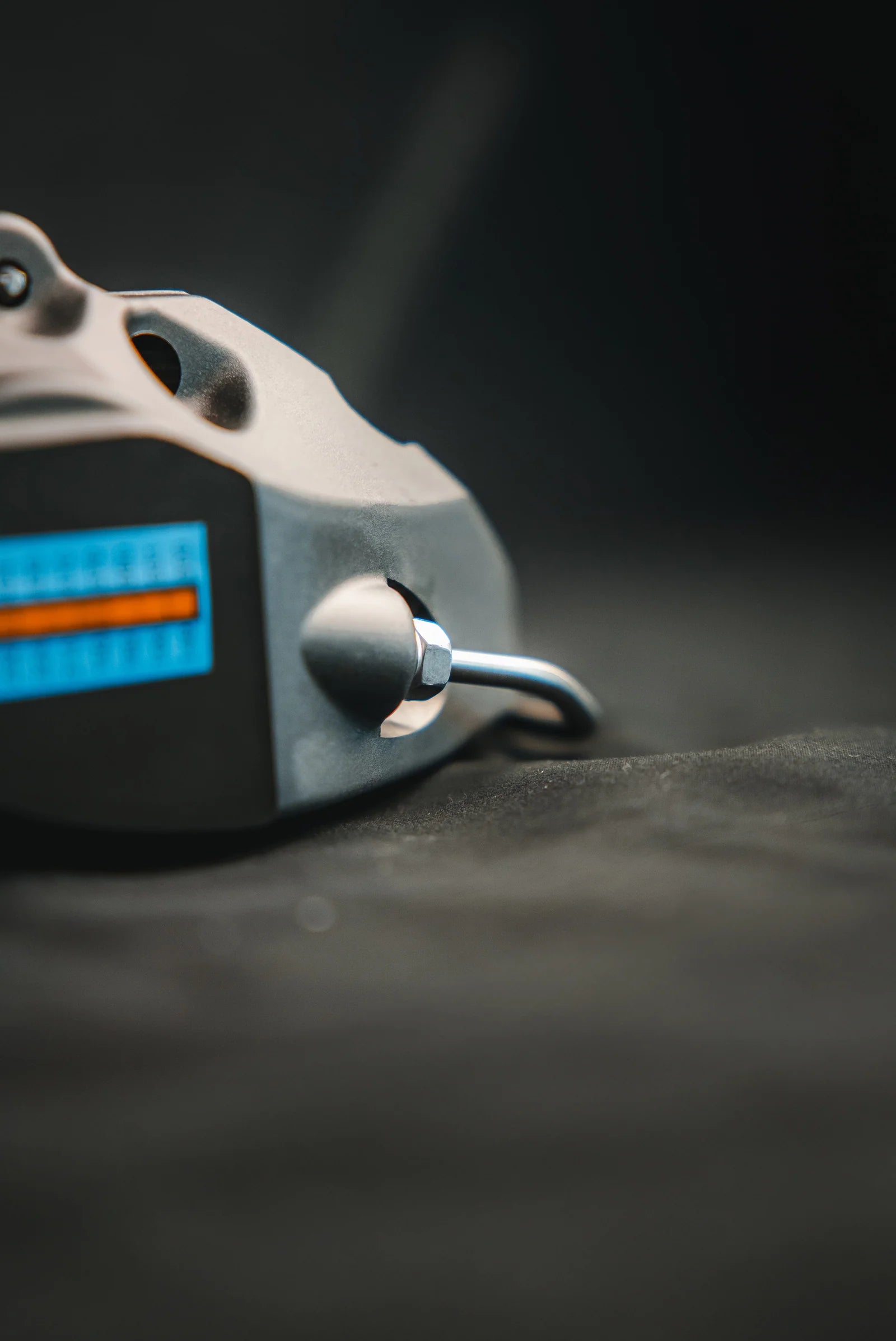 Neotech EVO-R waterdrop caliper design detail